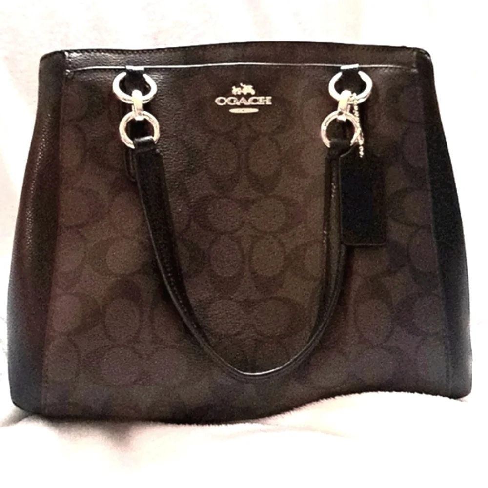 Coach Classic Signature Bag - Picture 1 of 10